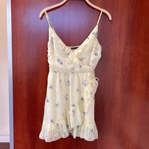 Abercrombie & Fitch Dresses & Skirts - Abercrombie & Fitch Wrap Dress Size Small Floral Print Ruffles True Wrap Dress